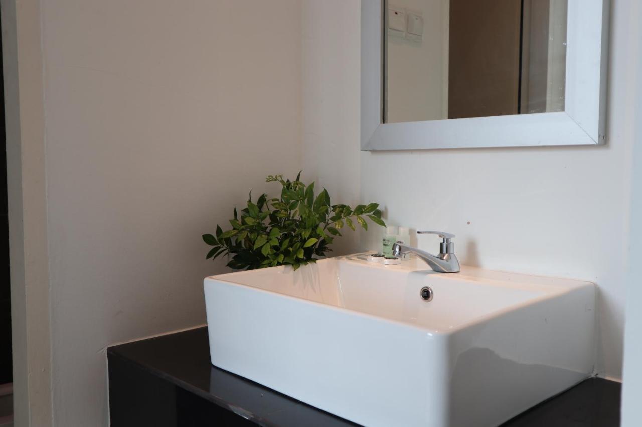 Zen66 @ Roxy Serviced Apartment Κουτσίνγκ Εξωτερικό φωτογραφία